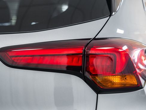 Used 2023 Buick Encore GX Essence w/ Experience Buick Package image 18