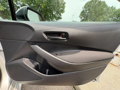 Used 2025 Toyota Corolla LE FWD image 14
