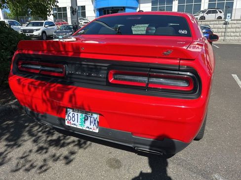 Used 2022 Dodge Challenger GT AWD/4WD image 5