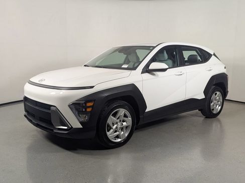 Used 2024 Hyundai Kona SE FWD image 3