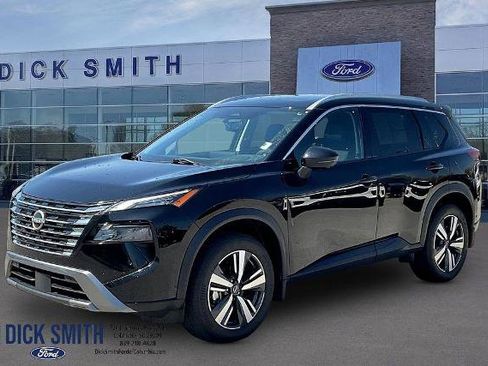 Used 2024 Nissan Rogue SL w/ SL Premium Package image 1