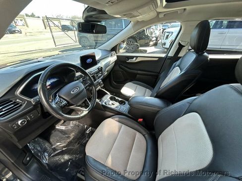 Used 2022 Ford Escape Titanium w/ Titanium Elite Package AWD/4WD image 12