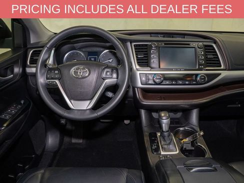 Used 2016 Toyota Highlander XLE FWD image 7