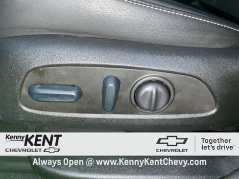 Certified 2023 GMC Acadia SLT w/ Preferred Package image 26