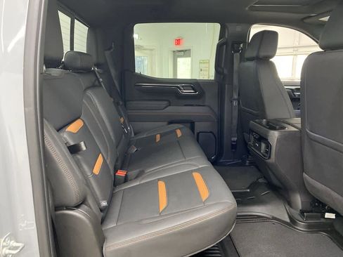 Used 2025 GMC Sierra 1500 AT4 w/ AT4 Premium Package image 17
