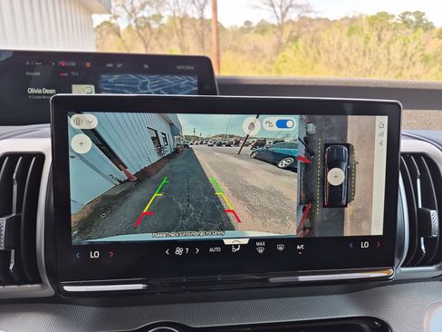 Used 2025 Ford Expedition Active image 37