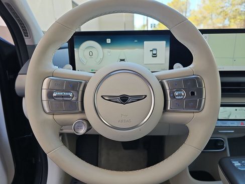 Certified 2025 Genesis GV60 RWD image 19
