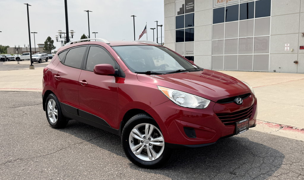 Used 2011 Hyundai Tucson 2WD image 2