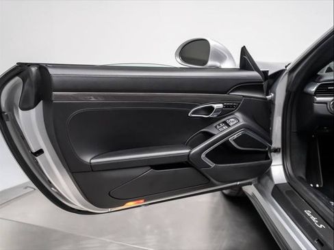 Used 2016 Porsche 911 Turbo S AWD/4WD image 29