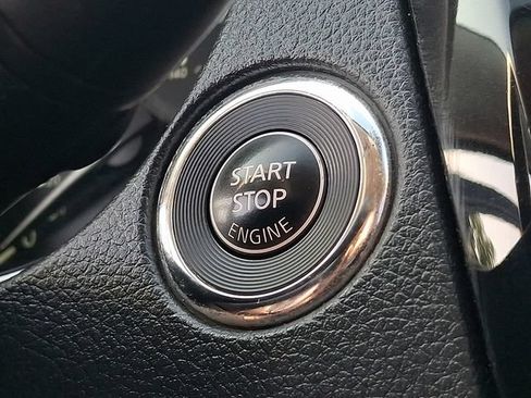 Used 2020 Nissan Rogue SV AWD/4WD image 26