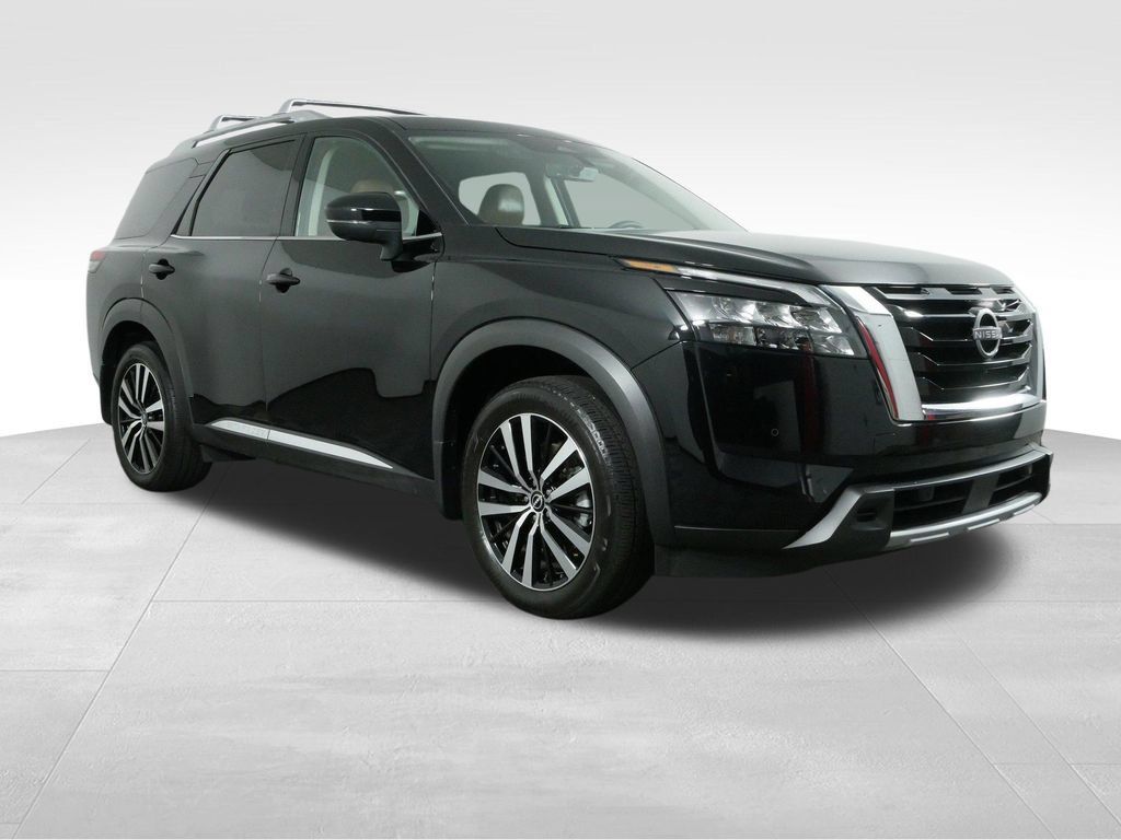 Used 2025 Nissan Pathfinder Platinum w/ Cargo Package AWD/4WD image 2