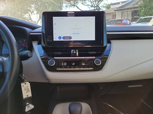 Used 2025 Toyota Corolla LE FWD image 19