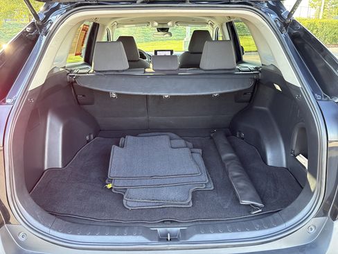 Used 2023 Toyota RAV4 XLE AWD/4WD image 33
