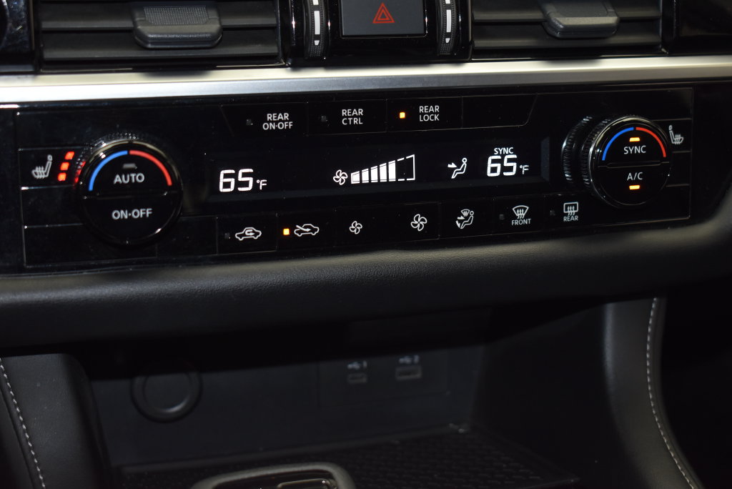 Used 2025 Nissan Pathfinder SV AWD/4WD image 19