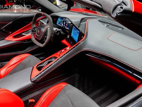 Used 2024 Chevrolet Corvette Stingray Premium Cpe w/ Z51 Performance Package RWD image 74