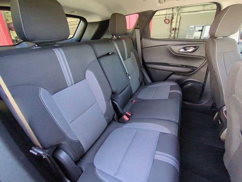 Used 2025 Chevrolet Blazer LT FWD image 25