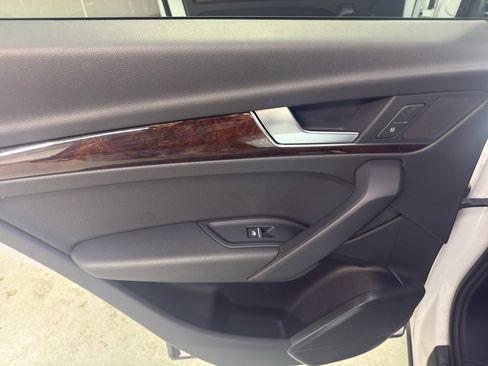 Used 2018 Audi Q5 2.0T Premium Plus w/ Premium Plus Package image 30