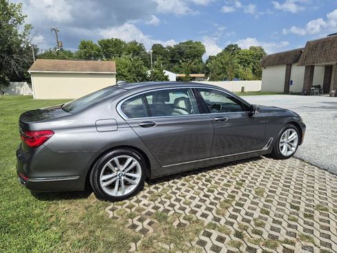 Used 2016 BMW 750i xDrive AWD/4WD image 4