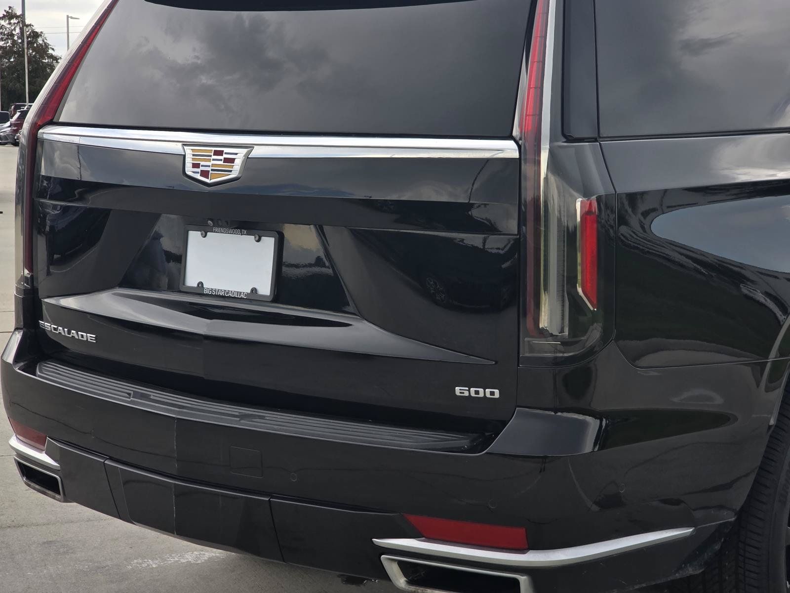 Used 2024 Cadillac Escalade Premium Luxury w/ Performance Package AWD/4WD image 11