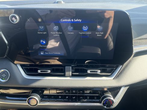 Used 2026 Chevrolet Equinox LT w/ Convenience Package II AWD/4WD image 24