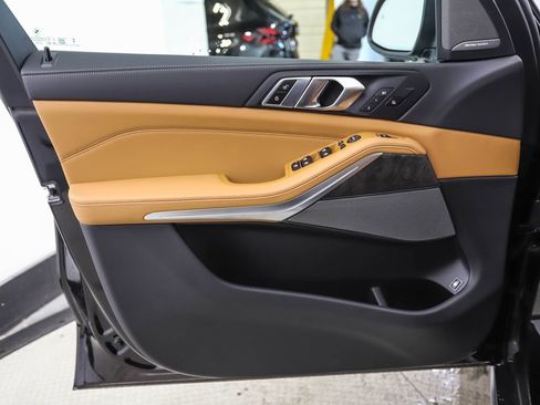 New 2026 BMW X5 xDrive50e image 9