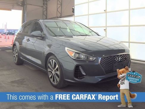 Used 2018 Hyundai Elantra GT image 2