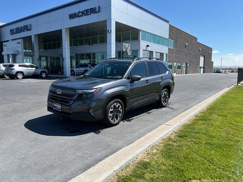 Used 2026 Subaru Forester Premium AWD/4WD image 1