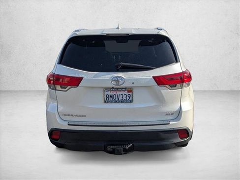 Used 2019 Toyota Highlander XLE image 7