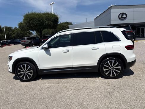 Used 2023 Mercedes-Benz GLB 250 4MATIC image 2