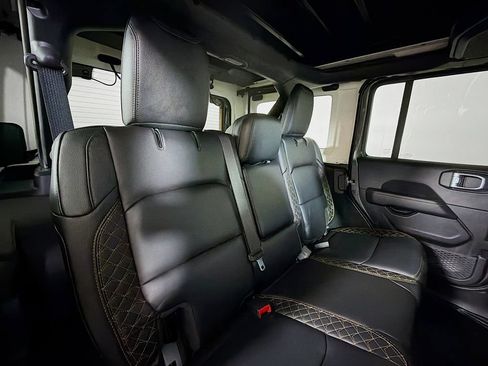 Used 2021 Jeep Wrangler Unlimited Sahara AWD/4WD image 23