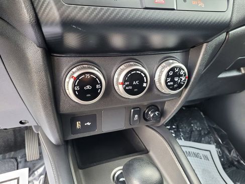 Used 2024 Mitsubishi Outlander Sport SE AWD/4WD image 19
