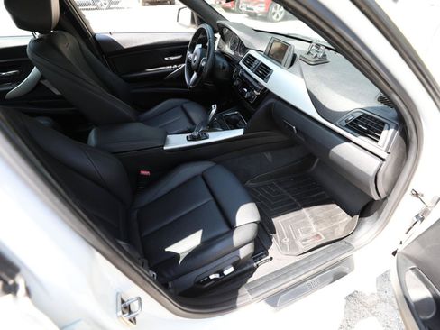 Used 2016 BMW 320i xDrive Sedan AWD/4WD image 12