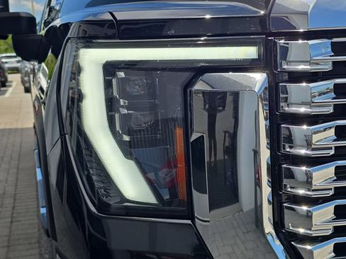 Certified 2024 GMC Sierra 2500 Denali w/ Denali Reserve Package AWD/4WD image 10