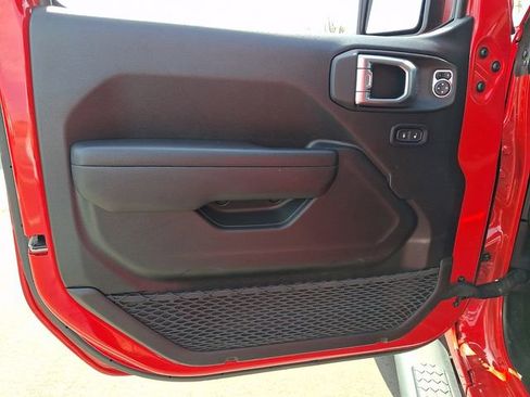 Used 2022 Jeep Wrangler Unlimited Sport image 13