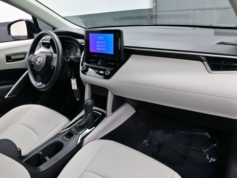 Used 2024 Toyota Corolla Cross L image 14