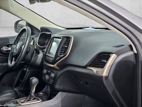 Used 2016 Jeep Cherokee Limited AWD/4WD image 19
