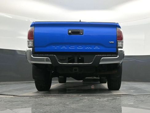 Used 2021 Toyota Tacoma TRD Off-Road image 40