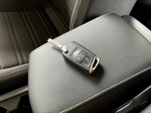 Used 2023 Volkswagen Tiguan S FWD image 33