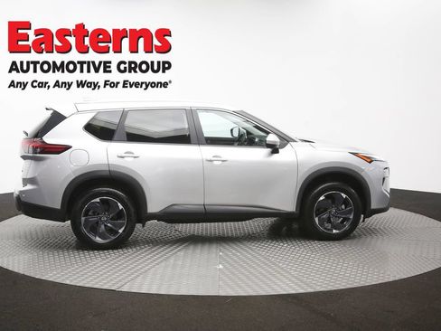 Used 2024 Nissan Rogue SV FWD image 43