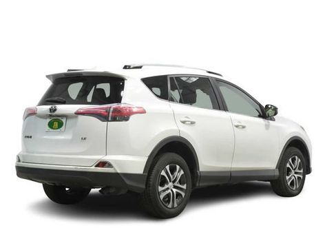 Used 2018 Toyota RAV4 LE FWD image 7
