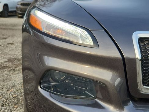 Certified 2017 Jeep Cherokee Limited image 8