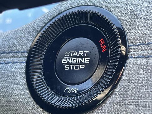 Used 2024 Jeep Compass Latitude image 26