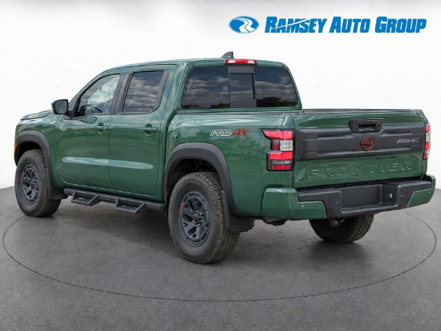 Used 2025 Nissan Frontier PRO-4X AWD/4WD image 3