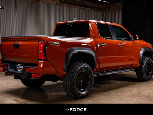 Used 2025 Toyota Tacoma TRD Off-Road image 10