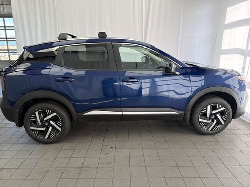 New 2026 Nissan Kicks SV image 4