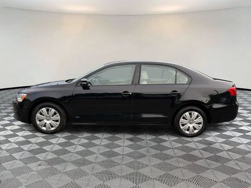 Used 2011 Volkswagen Jetta SE FWD image 4
