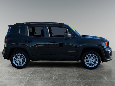 Used 2022 Jeep Renegade Latitude image 6
