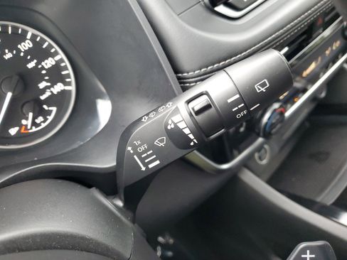 Certified 2021 Nissan Rogue SV w/ Premium Package image 22