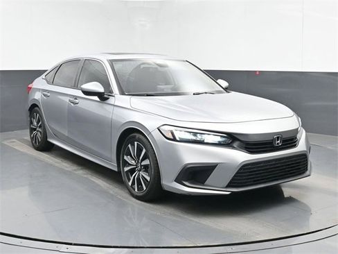 Used 2022 Honda Civic EX image 2
