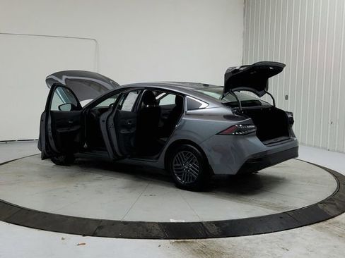 New 2026 Nissan Sentra SV w/ SV Convenience Package FWD image 13